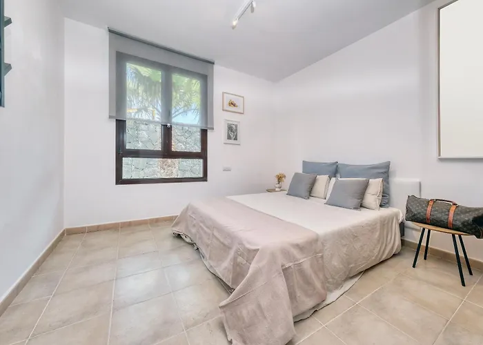 Sapri Piscina Climatizada 펜션 *