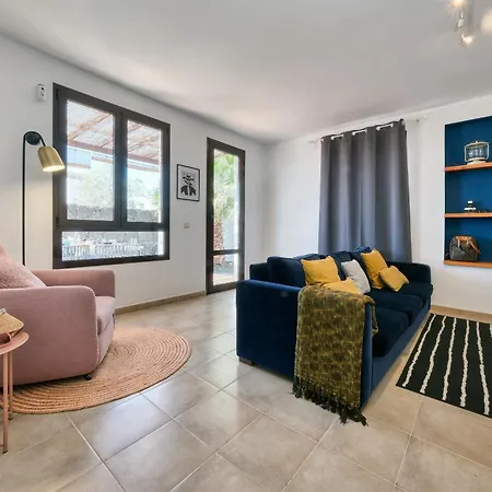 Nyaraló Sapri Piscina Climatizada